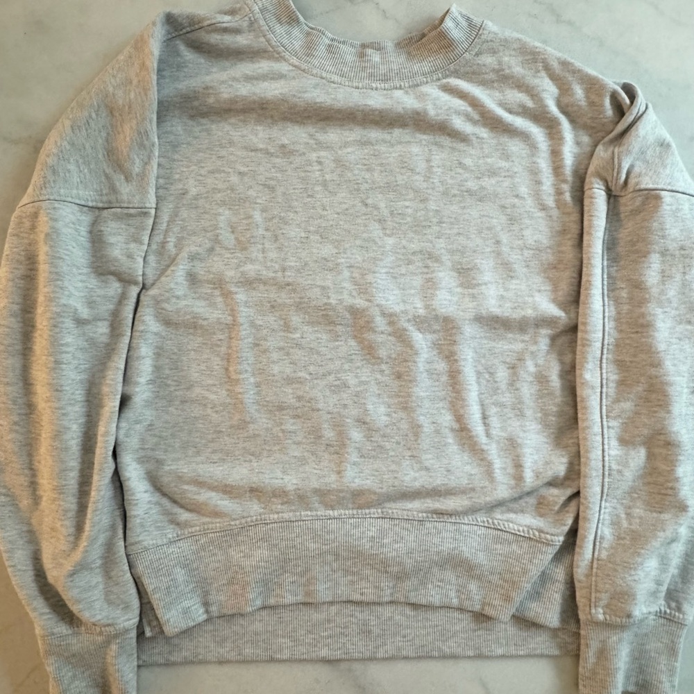 Women’s Gray Crewneck | Medium